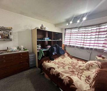 Leamington Crescent, Harrow, HA2 - Photo 1