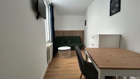 Location Appartement 2 pièces 22m² - Photo 2