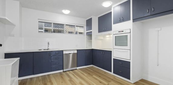 Relaxed Living in the Heart of Buderim - Photo 2