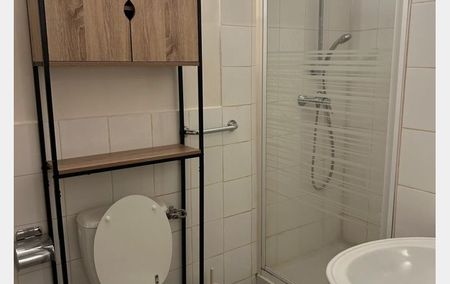 Location Appartement P2 rénové(e) Marseille 5ème - Photo 2