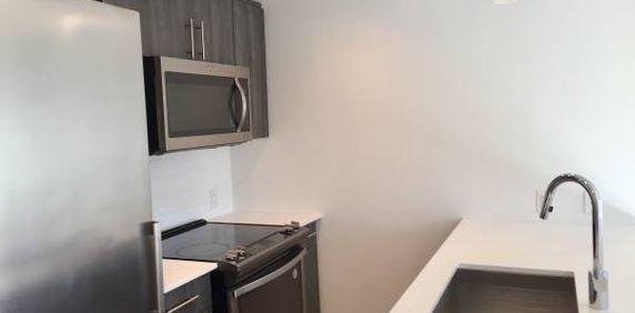 2 Bed 2 Bath in Central Fairview! SF #303 - Photo 2