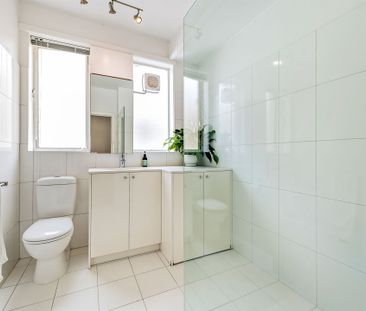 Light, Bright and Spacious! - Photo 6