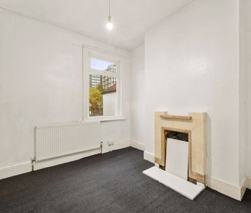 3 bedroom mid terraced house to rent, - Photo 5