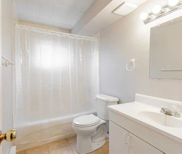 For Lease - 303 Frontenac Avenue Unit# 1, Oshawa, Ontario - Photo 5