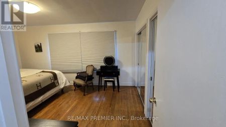 11 NORTHOLT COURT - Photo 5