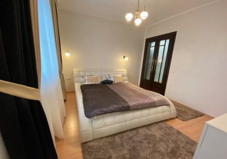 INCHIRIEZ apartament 4 camere elegant si spatios ,zona Turnisor - Photo 4