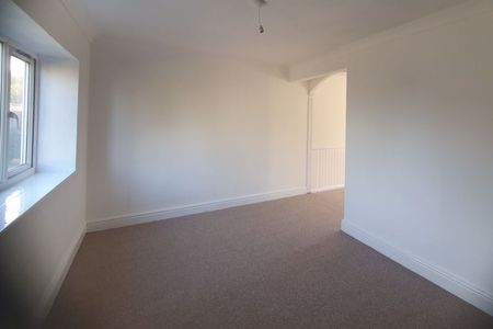 Queens Way, Atherstone - Photo 2