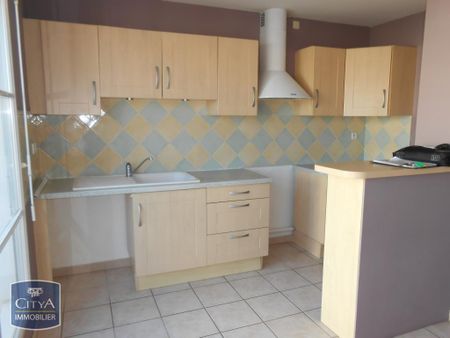 Location Appartement 4 pièces 76m² ST NAZAIRE 44600 - Photo 3