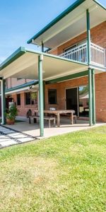 Spacious Townhouse, get in quick!! - Photo 4