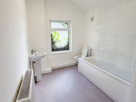 2 bedroom semi-detached house to rent - Photo 3