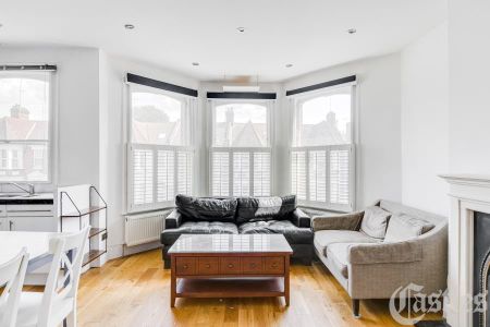 3 bedroom flat to rent - Photo 3