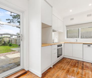 MODERN FAMILY HOME - Photo 2