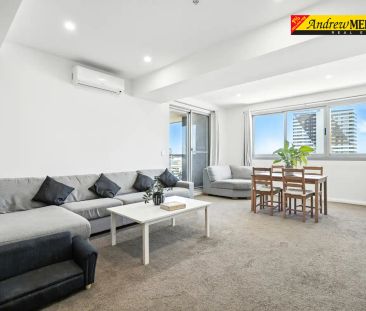 “Luxurious Three-Bedroom Plus Study Apartment with Panoramic Views” - Photo 5