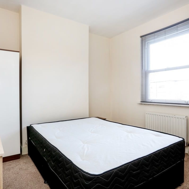 4 bedroom terraced house to rent - Photo 1