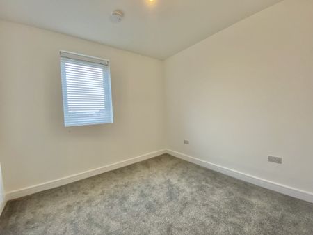 2 bedroom apartment - Photo 2