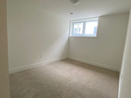 For Lease - 234 Edgevalley Road Unit# 29, London East, Ontario - Photo 4