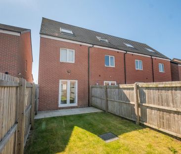 3 bedroom end of terrace house to rent - Photo 5