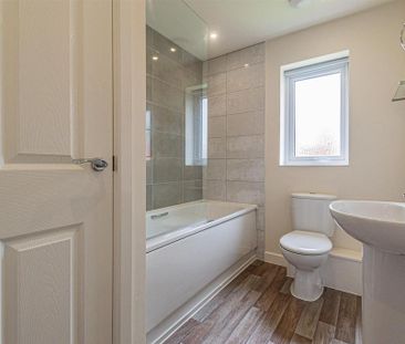 2 bedroom semi-detached house to rent - Photo 6