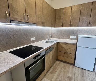 Pronájem bytu 1+kk 36 m² - Photo 1
