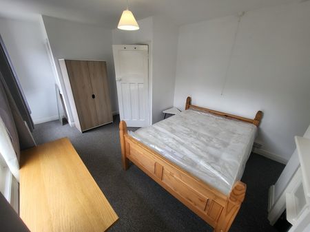 Penryn, Cornwall - Photo 4