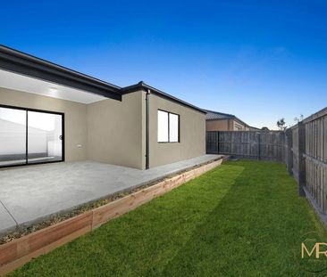 27 Janoli Street, Mickleham, Vic 3064 - Photo 5