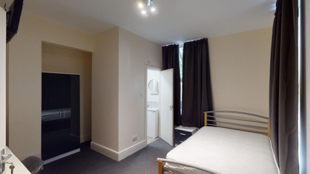 14 bedroom detached house to rent - Photo 3