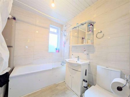 Cheltenham Place, Harrow, HA3 - Photo 2