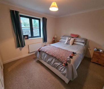 2 bedroom terraced house to rent - Photo 4
