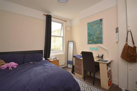 4 bedroom terraced house to rent - Photo 4