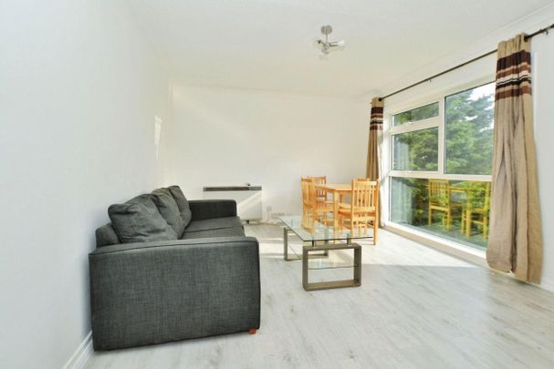 Spencer Road, Isleworth, TW7 4BW - Photo 1