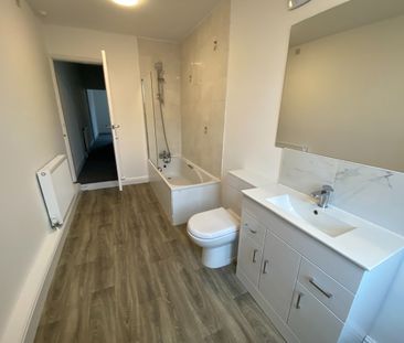 2 Bed Terraced House, Wilford Crescent East, NG2 - Photo 5