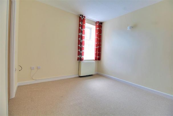 Gable End, Victoria Road, Aldershot, GU11 - Photo 1