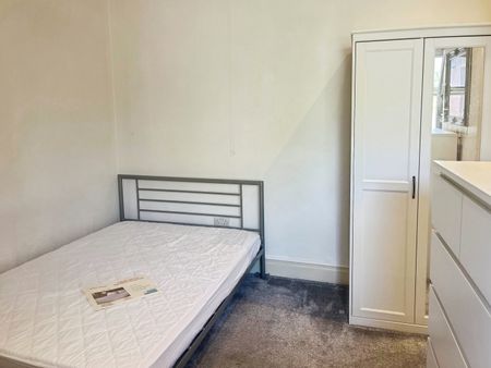 5 bedroom house to rent Thurlby Street, M13 - Photo 3