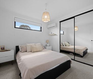 Stunning Modern Townhouse Living - Photo 4