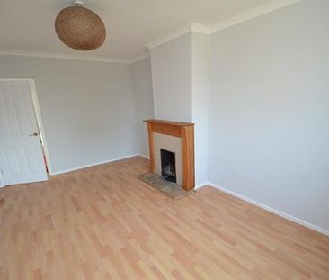 2 bedroom semi-detached house to rent - Photo 5
