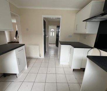 3 bedroom terraced house to rent - Photo 6