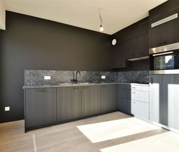 Prachtig dakappartement met terras, gelegen in het hartje van Sint-... - Photo 3