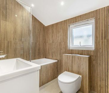 3 bedroom terraced house to rent - Photo 5