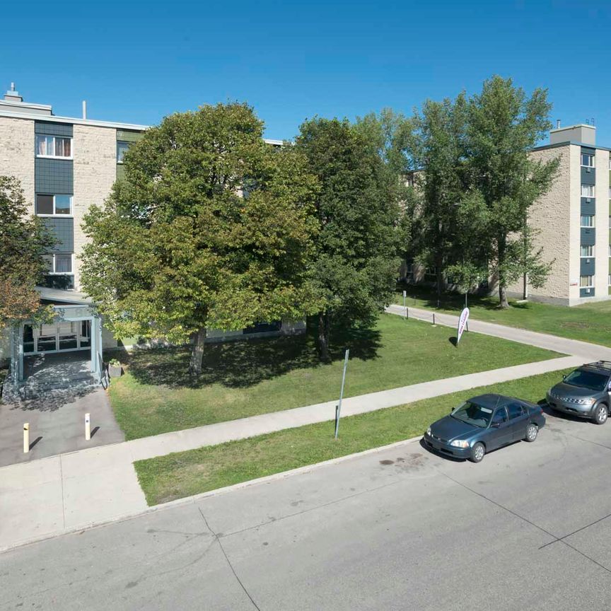 Glenmore Manor - Photo 1