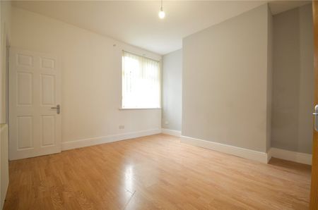 Kensington Grove, Denton, Manchester, M34 3GW - Photo 4