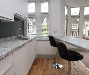 A refurbished one bedroom property conveniently located close to lo... - Photo 2