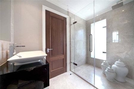 5 bedroom terraced house to rent - Photo 4