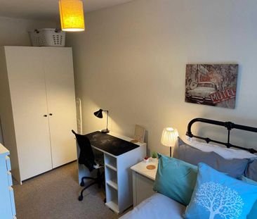 1 bedroom in a house share to rent - Photo 5