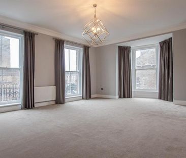 5 bedroom end of terrace house to rent - Photo 2