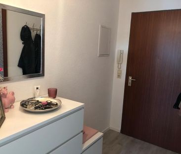 Helle, gepflegte 2,5-Zimmer-Wohnung mit Südwestbalkon - Photo 1