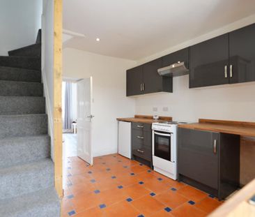 2 bedroom terraced house to rent - Photo 6