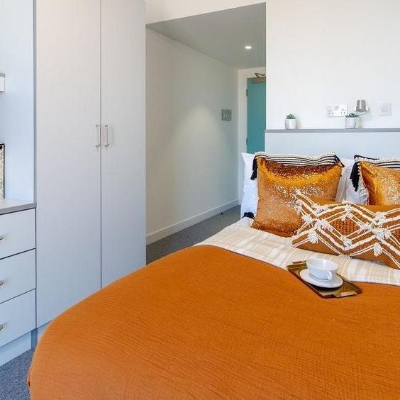 1 bedroom in a flat share to rent - Photo 1