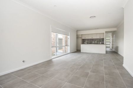 Spacious and Bright Family Home - Photo 3