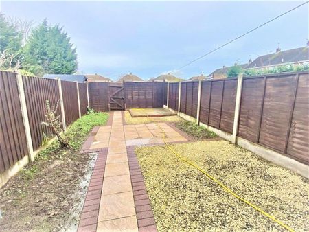 Pangbourne Close, St Nicolas Park, Nuneaton - Photo 4