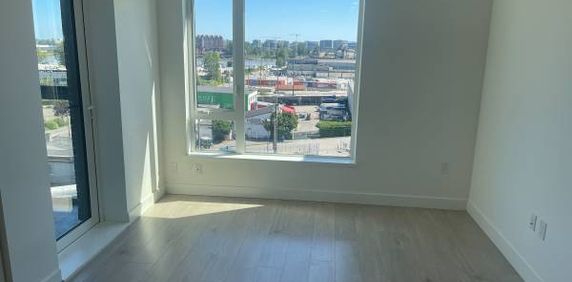 Luxury 2 Bedrooms + 2 Bathrooms Concrete Condo with View – 8888 Osler - Photo 2